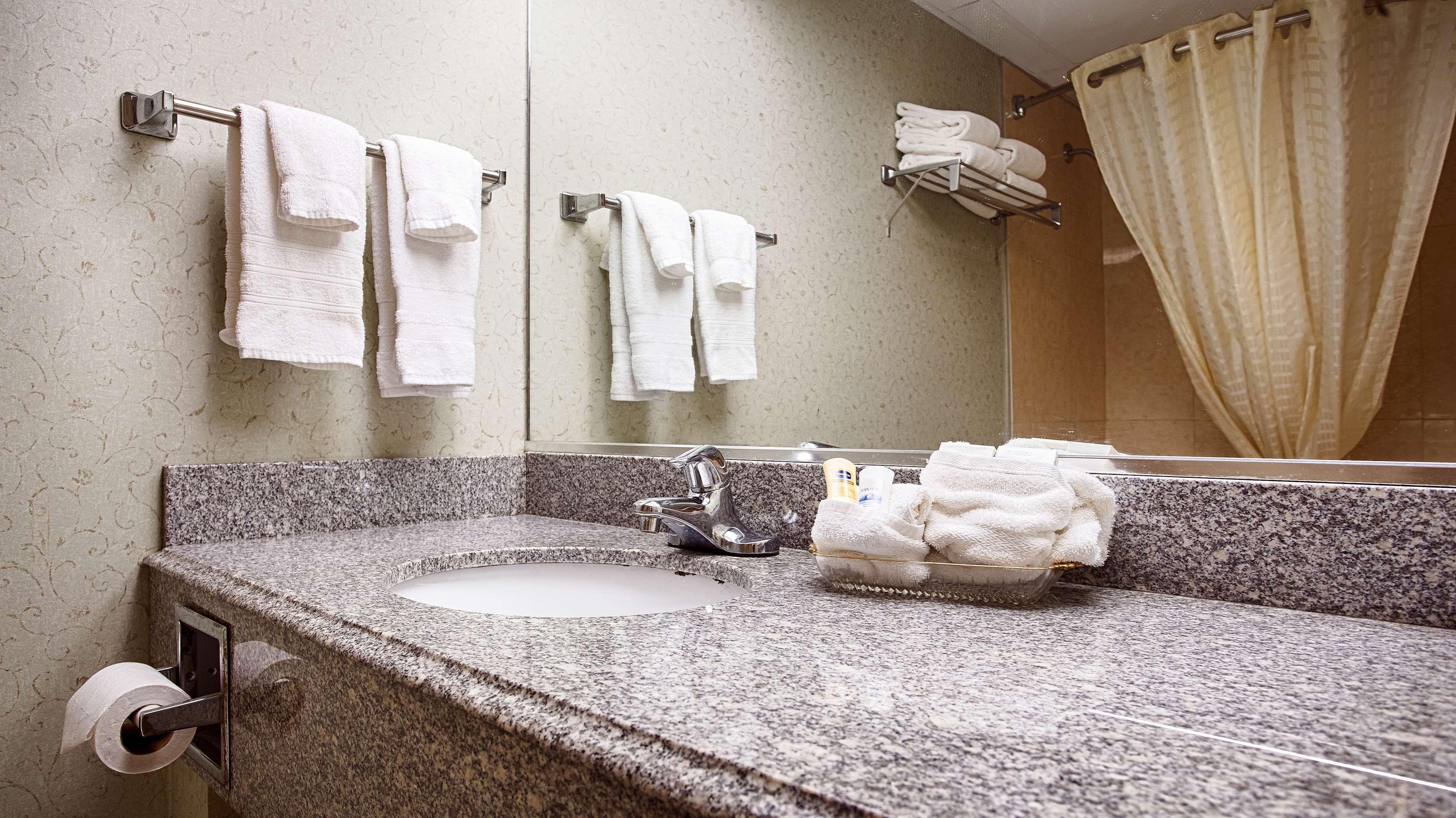 Best Western Crown Inn & Suites - Batavia Exteriör bild