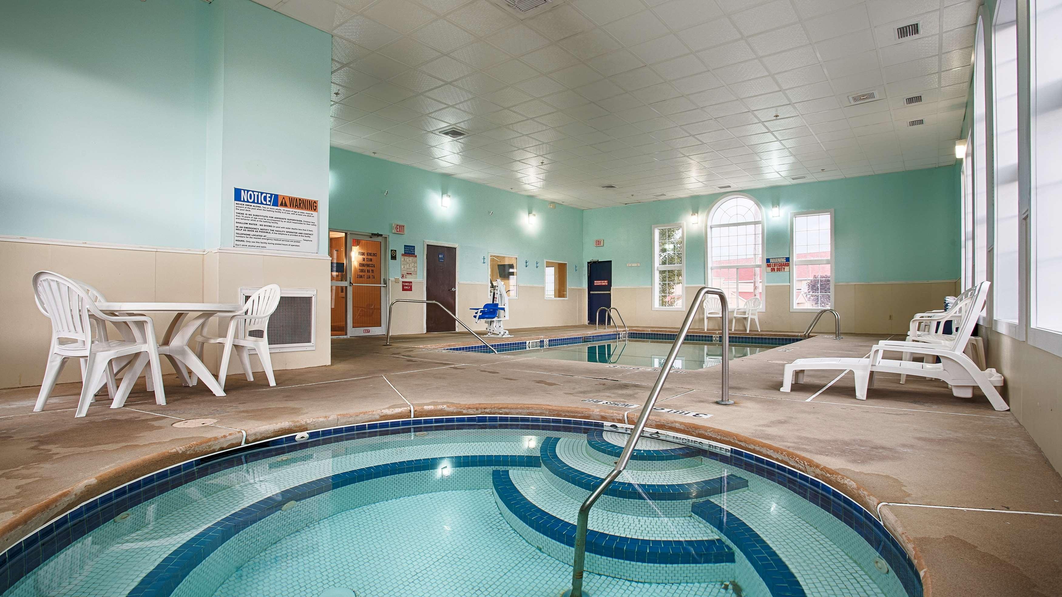 Best Western Crown Inn & Suites - Batavia Exteriör bild