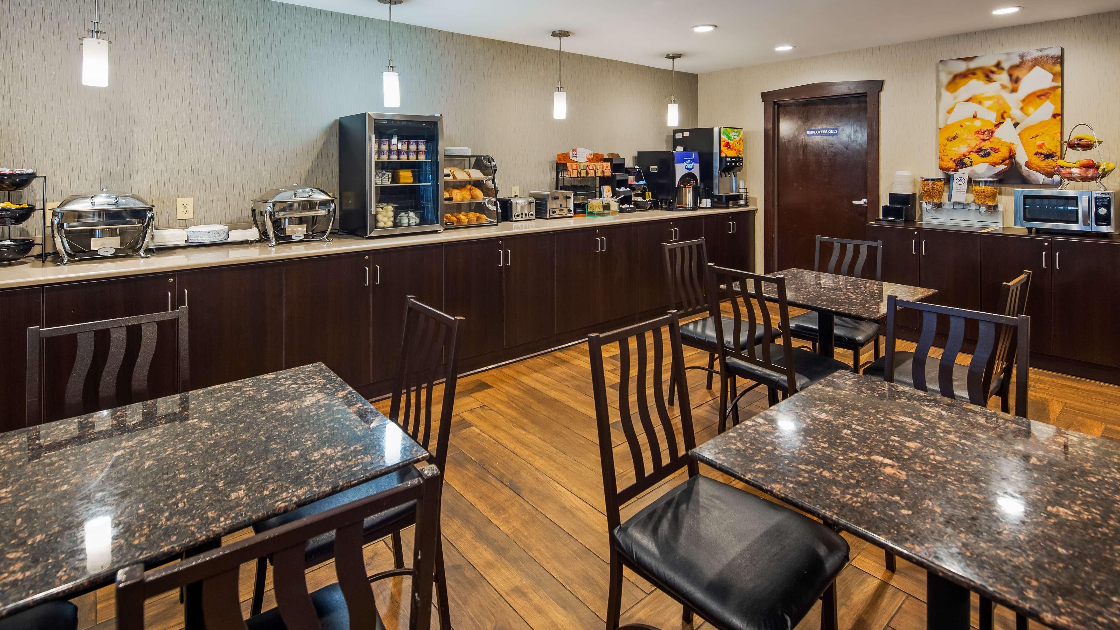 Best Western Crown Inn & Suites - Batavia Exteriör bild